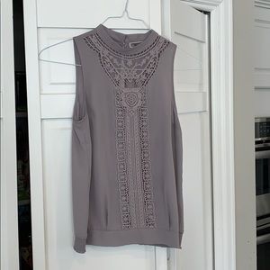 Sleeveless light gray sophisticated but fun design